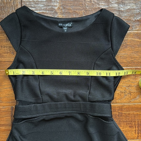 Ava & Yelly Nordstrom Kids Girls Mesh Insert Skater Flare Dress, size 10 - Picture 4 of 7